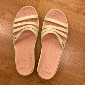 Crocs like new white low heel sandals, size 8